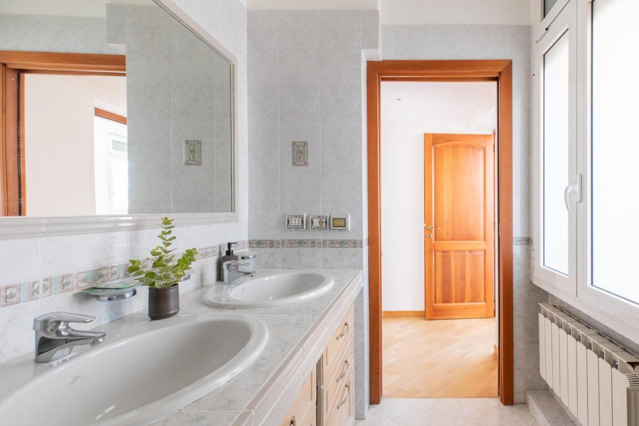 Ferienwohnung Iflat Spacious Penthouse Near The Vatican City Rom Exterior foto